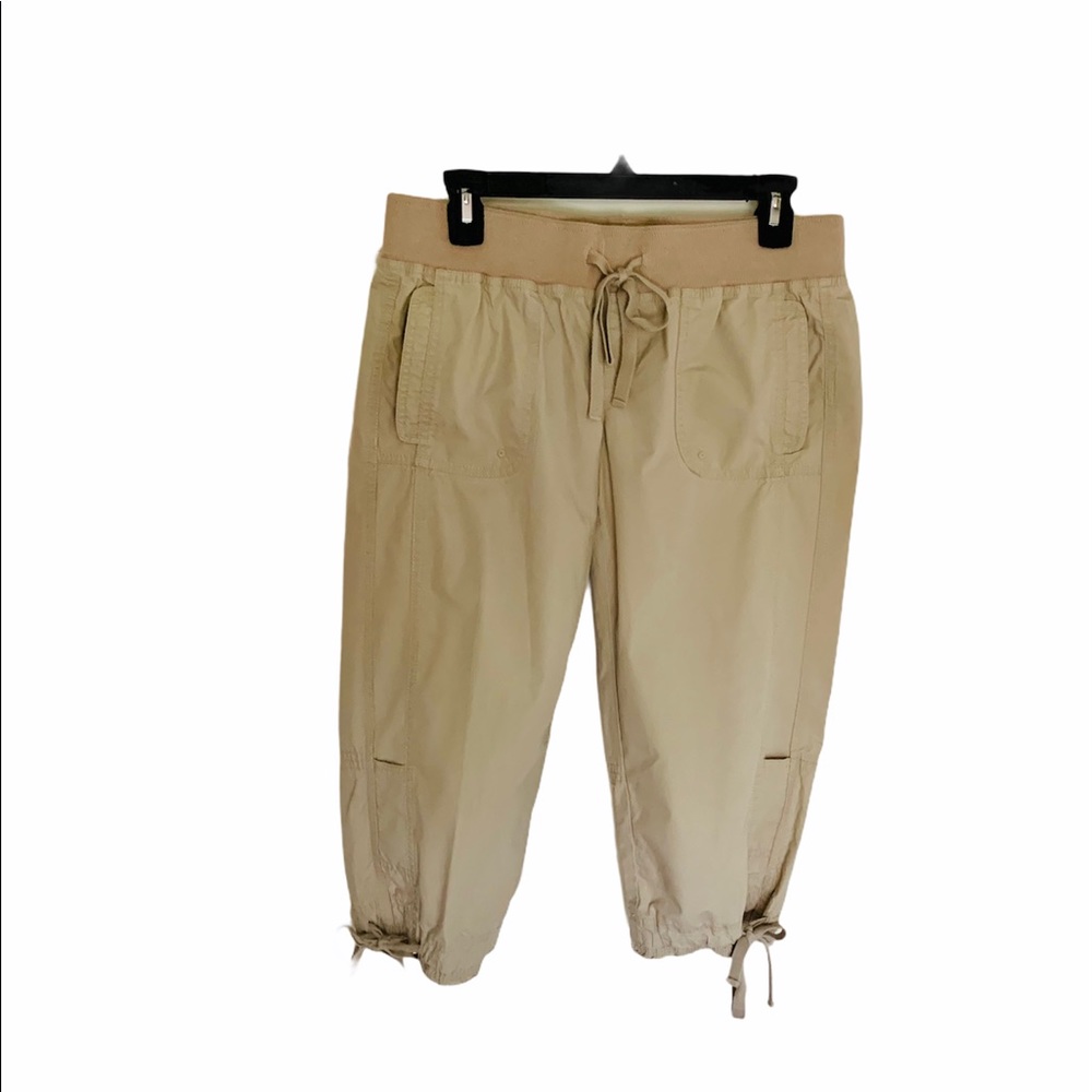 💖Khaki Cargo Capri Pants SZ Medium